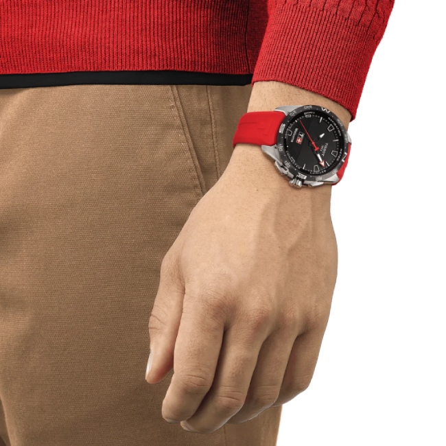 Tissot T-Touch Connect Solar Smartwatch Titan mit rotem Kautschukarmband - Image 5