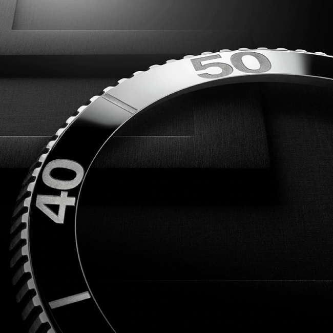 Tissot T-Touch Connect Solar Smartwatch Titan mit rotem Kautschukarmband - Image 9